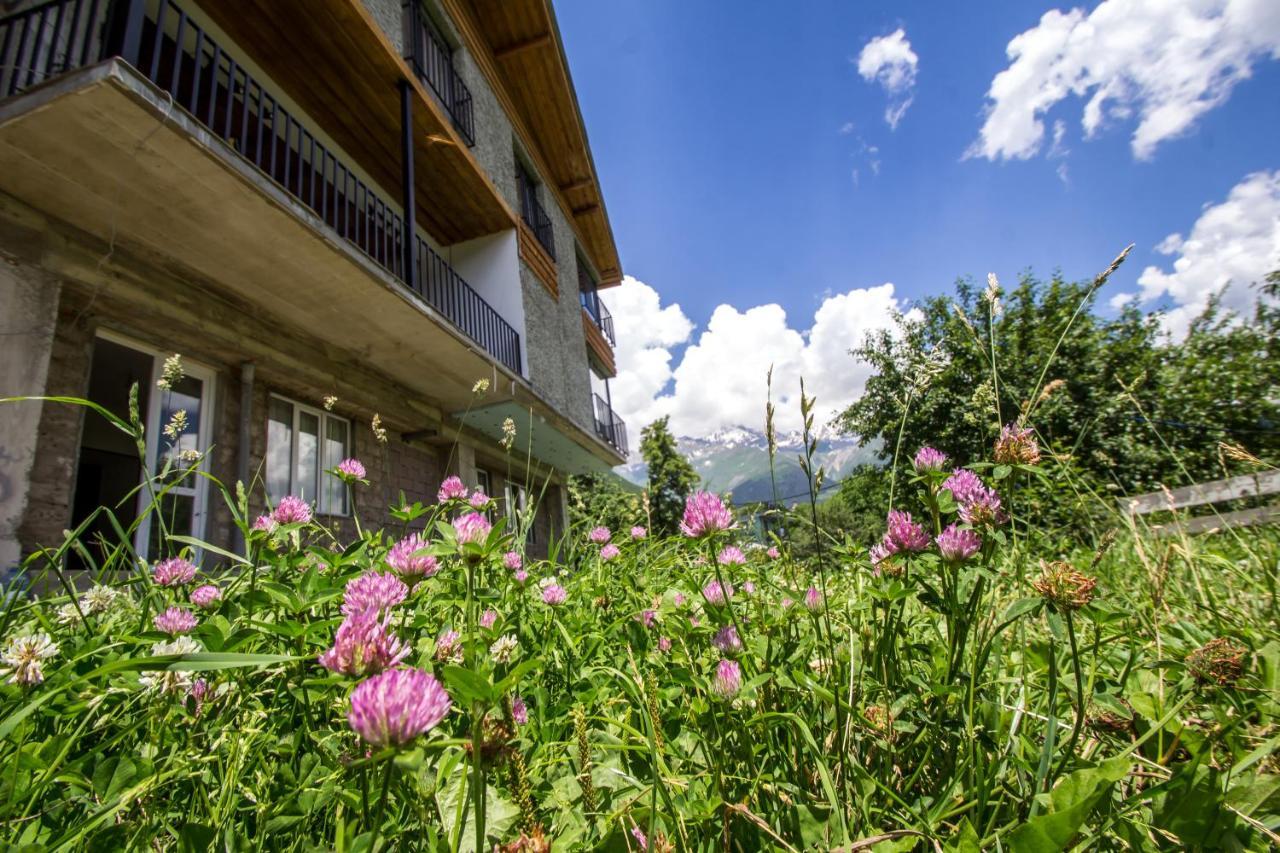 Mestia Hotel Amirani Экстерьер фото
